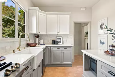 1021 23rd St, Oakland, CA 94606 - Photo 17