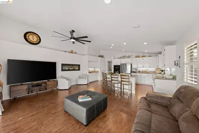 2212 Colonial Ct, Discovery Bay, CA 94505 - Photo 19