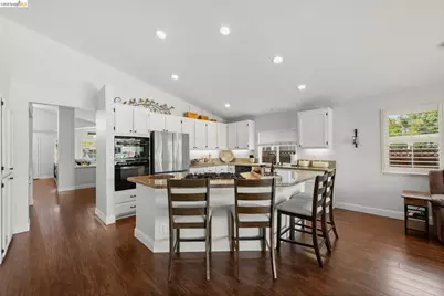 2212 Colonial Ct, Discovery Bay, CA 94505 - Photo 13