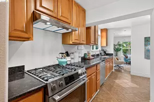 7925 Greenly, Oakland, CA 94605 - Photo 21