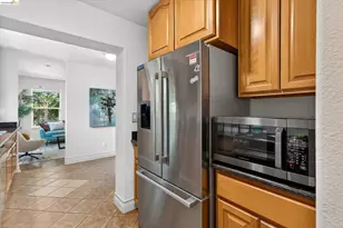 7925 Greenly, Oakland, CA 94605 - Photo 23
