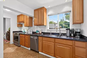 7925 Greenly, Oakland, CA 94605 - Photo 21