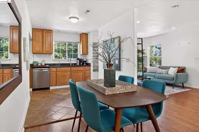 7925 Greenly, Oakland, CA 94605 - Photo 19