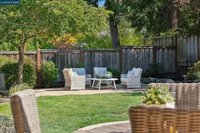294 Deerfield Dr, Moraga, CA 94556 - Photo 23