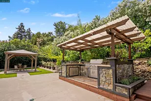 38 Wildwood Ct, Pleasant Hill, CA 94523 - Photo 5