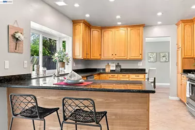 148 Valley Oak Ln, Vallejo, CA 94591 - Photo 13