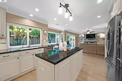 6310 Camino Del Lago, Pleasanton, CA 94566 - Photo 9