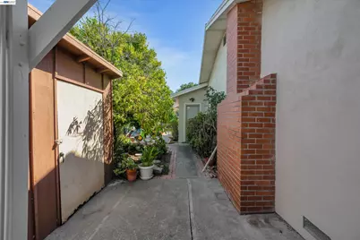 327 Kingston Ave, Martinez, CA 94553 - Photo 27