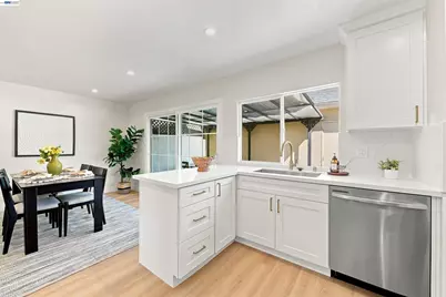 4270 Solar Cir, Union City, CA 94587 - Photo 11