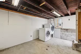 870 43rd St, Oakland, CA 94608 - Photo 57