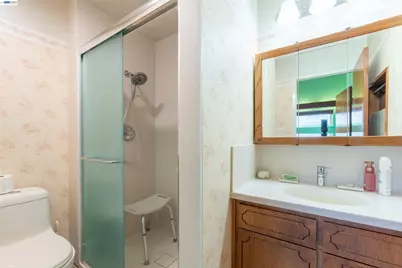 15209 Farnsworth St, San Leandro, CA 94579 - Photo 23