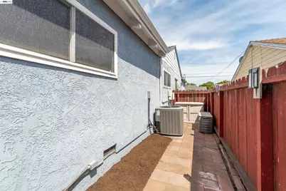15209 Farnsworth St, San Leandro, CA 94579 - Photo 31