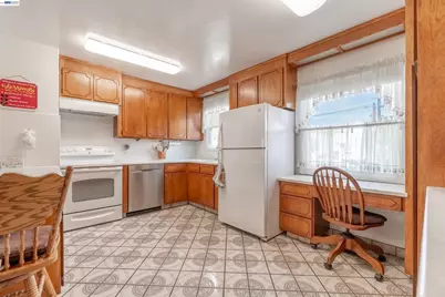 15209 Farnsworth St, San Leandro, CA 94579 - Photo 9