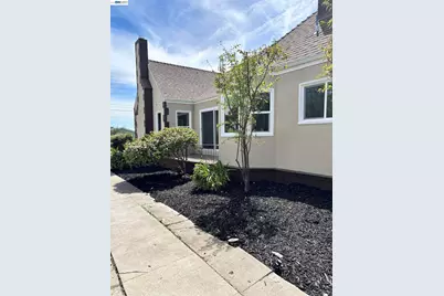 2569 Maxwell Ave, Oakland, CA 94601 - Photo 17