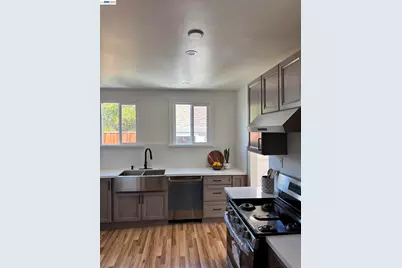 2569 Maxwell Ave, Oakland, CA 94601 - Photo 9
