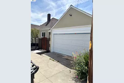 2569 Maxwell Ave, Oakland, CA 94601 - Photo 15