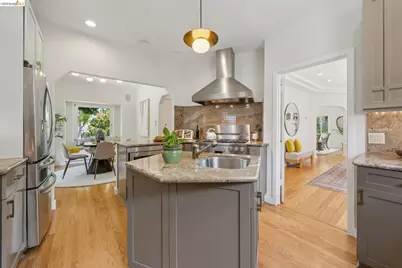 25 Manor Dr, Piedmont, CA 94611 - Photo 15
