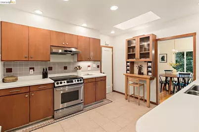 6729 Thornhill Dr, Oakland, CA 94611 - Photo 23