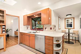 6729 Thornhill Dr, Oakland, CA 94611 - Photo 25