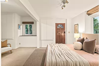 6729 Thornhill Dr, Oakland, CA 94611 - Photo 41
