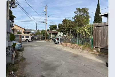 10209 & 10211 Pippin St, Oakland, CA 94603 - Photo 61