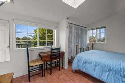 2000 Clinton Ave, Alameda, CA 94501 - Photo 17