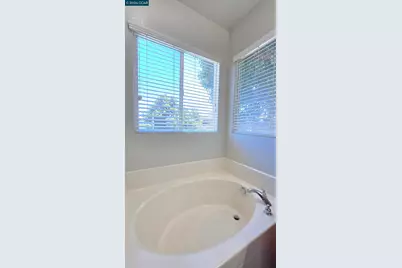 1092 Gardenia Ln, Concord, CA 94520 - Photo 21