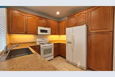 1092 Gardenia Ln, Concord, CA 94520 - Photo 9