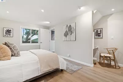 29 Eastwood Ct, Oakland, CA 94611 - Photo 25