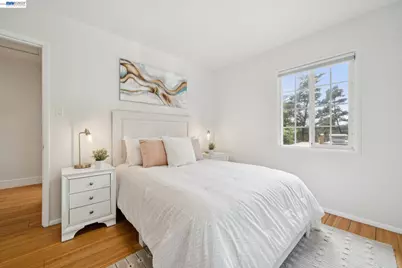 29 Eastwood Ct, Oakland, CA 94611 - Photo 19