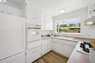 8231 Cardiff Dr, Dublin, CA 94568 - Photo 17