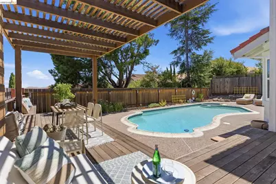 2137 Pheasant Dr, Hercules, CA 94547 - Photo 73