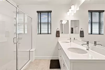 59 Autumn Ln, Pittsburg, CA 94565 - Photo 17