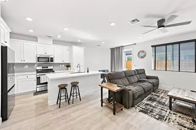 59 Autumn Ln, Pittsburg, CA 94565 - Photo 5