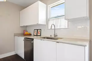 122 Lakeshore Ct, Richmond, CA 94804 - Photo 11
