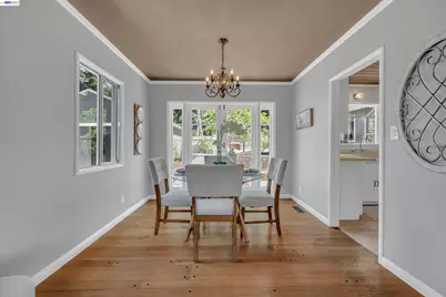 7538 Circle Hill Dr, Oakland, CA 94605 - Photo 23