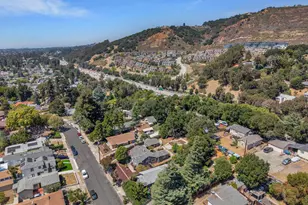 7538 Circle Hill Dr, Oakland, CA 94605 - Photo 45