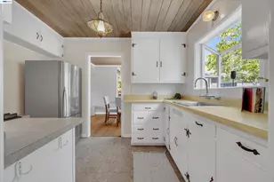 7538 Circle Hill Dr, Oakland, CA 94605 - Photo 7