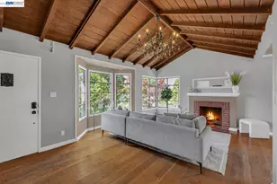 7538 Circle Hill Dr, Oakland, CA 94605 - Photo 17