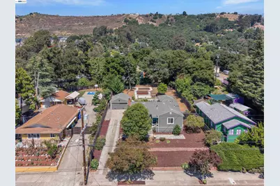 7538 Circle Hill Dr, Oakland, CA 94605 - Photo 39