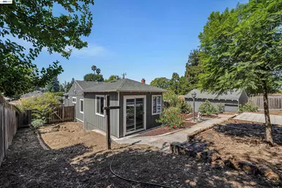 7538 Circle Hill Dr, Oakland, CA 94605 - Photo 31