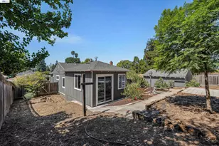 7538 Circle Hill Dr, Oakland, CA 94605 - Photo 31