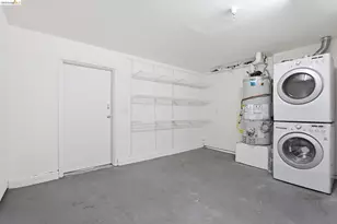 187 City Limits Cir, Oakland, CA 94608 - Photo 25