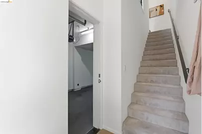 187 City Limits Cir, Oakland, CA 94608 - Photo 23