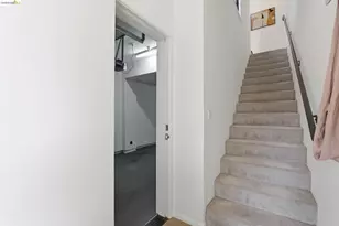 187 City Limits Cir, Oakland, CA 94608 - Photo 23