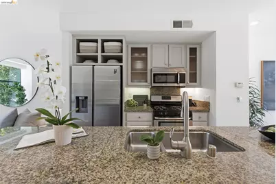 187 City Limits Cir, Oakland, CA 94608 - Photo 7