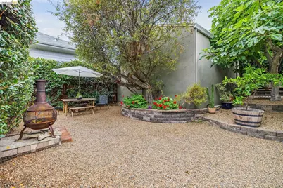 2739 10th Ave, Oakland, CA 94606 - Photo 29