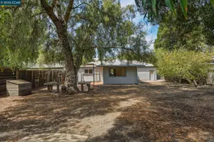 3712 Los Flores Ave, Concord, CA 94519 - Photo 19