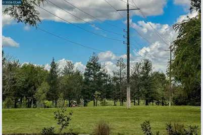 4620 Regina Ln, Concord, CA 94521 - Photo 25