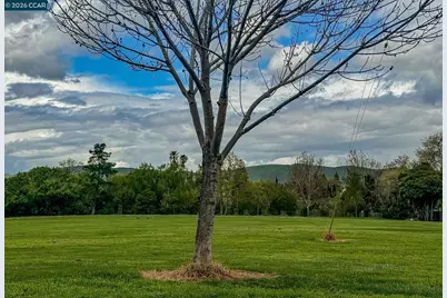 4620 Regina Ln, Concord, CA 94521 - Photo 27